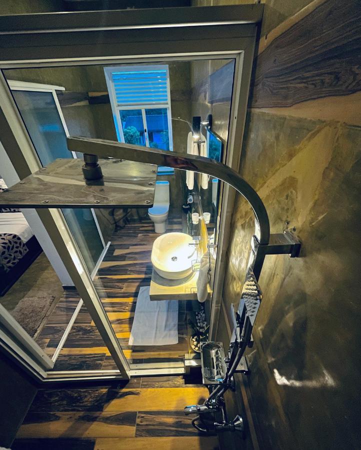 8พลัส โมเทล Hotel เนกอมโบ ภายนอก รูปภาพ
