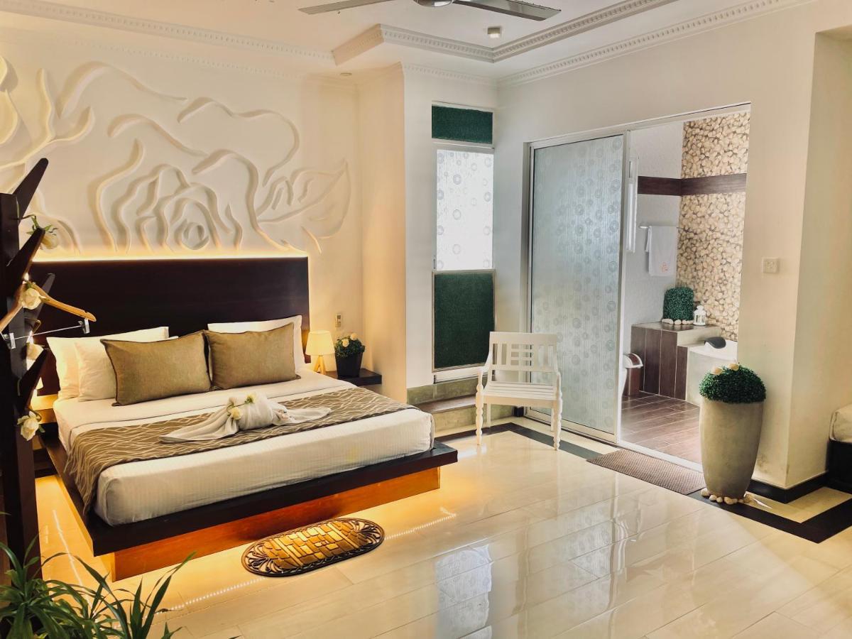 8พลัส โมเทล Hotel เนกอมโบ ภายนอก รูปภาพ