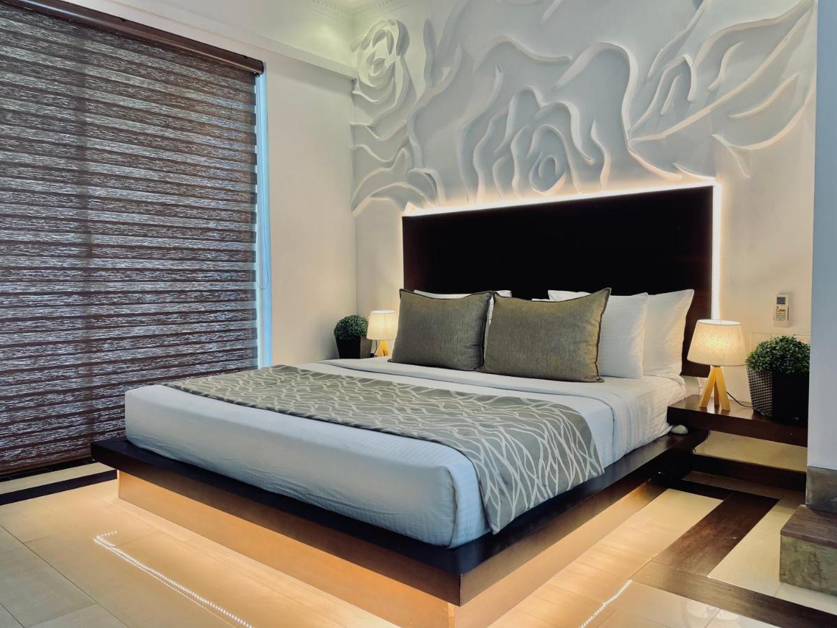 8พลัส โมเทล Hotel เนกอมโบ ภายนอก รูปภาพ