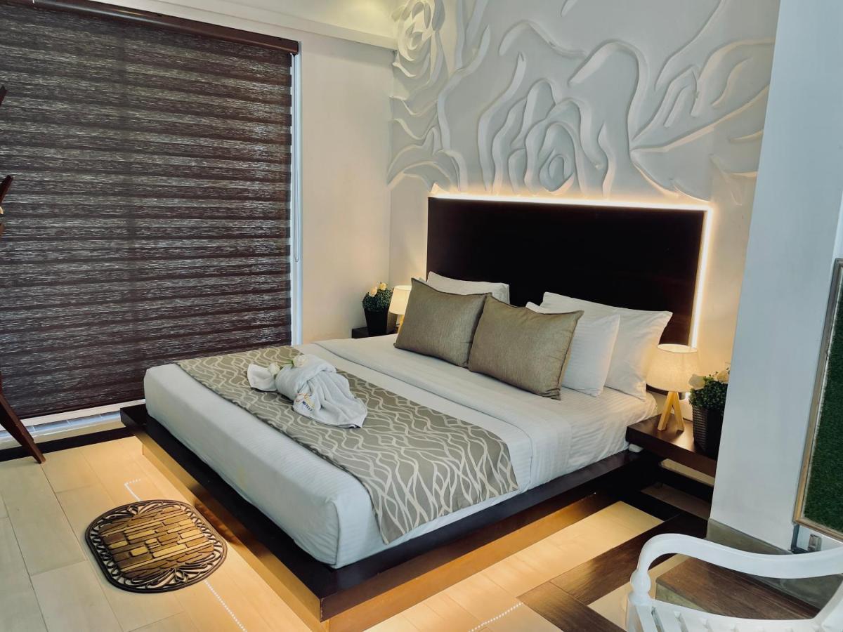 8พลัส โมเทล Hotel เนกอมโบ ภายนอก รูปภาพ