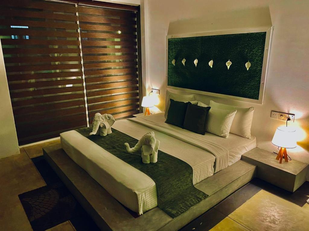 8พลัส โมเทล Hotel เนกอมโบ ภายนอก รูปภาพ