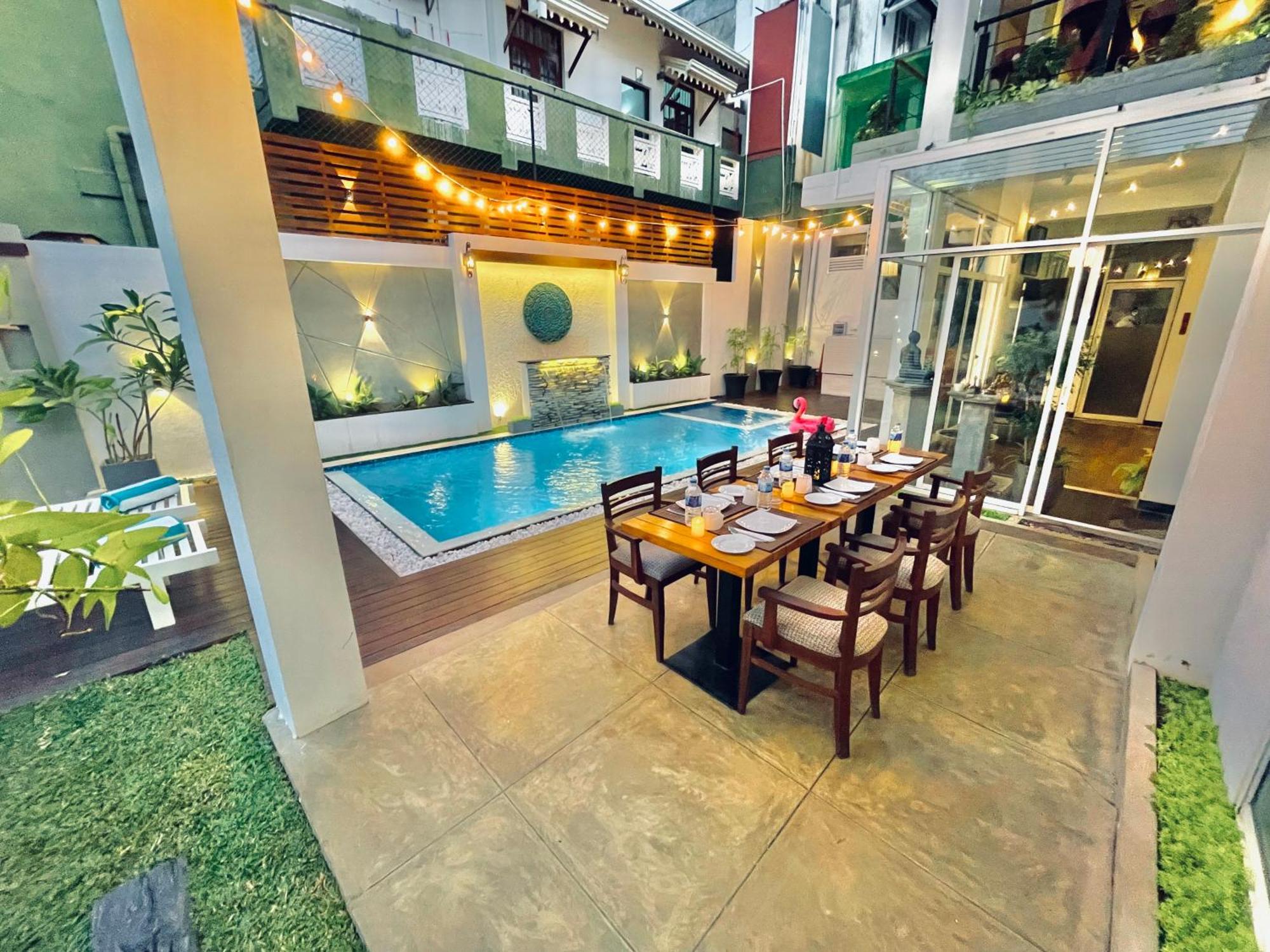 8พลัส โมเทล Hotel เนกอมโบ ภายนอก รูปภาพ