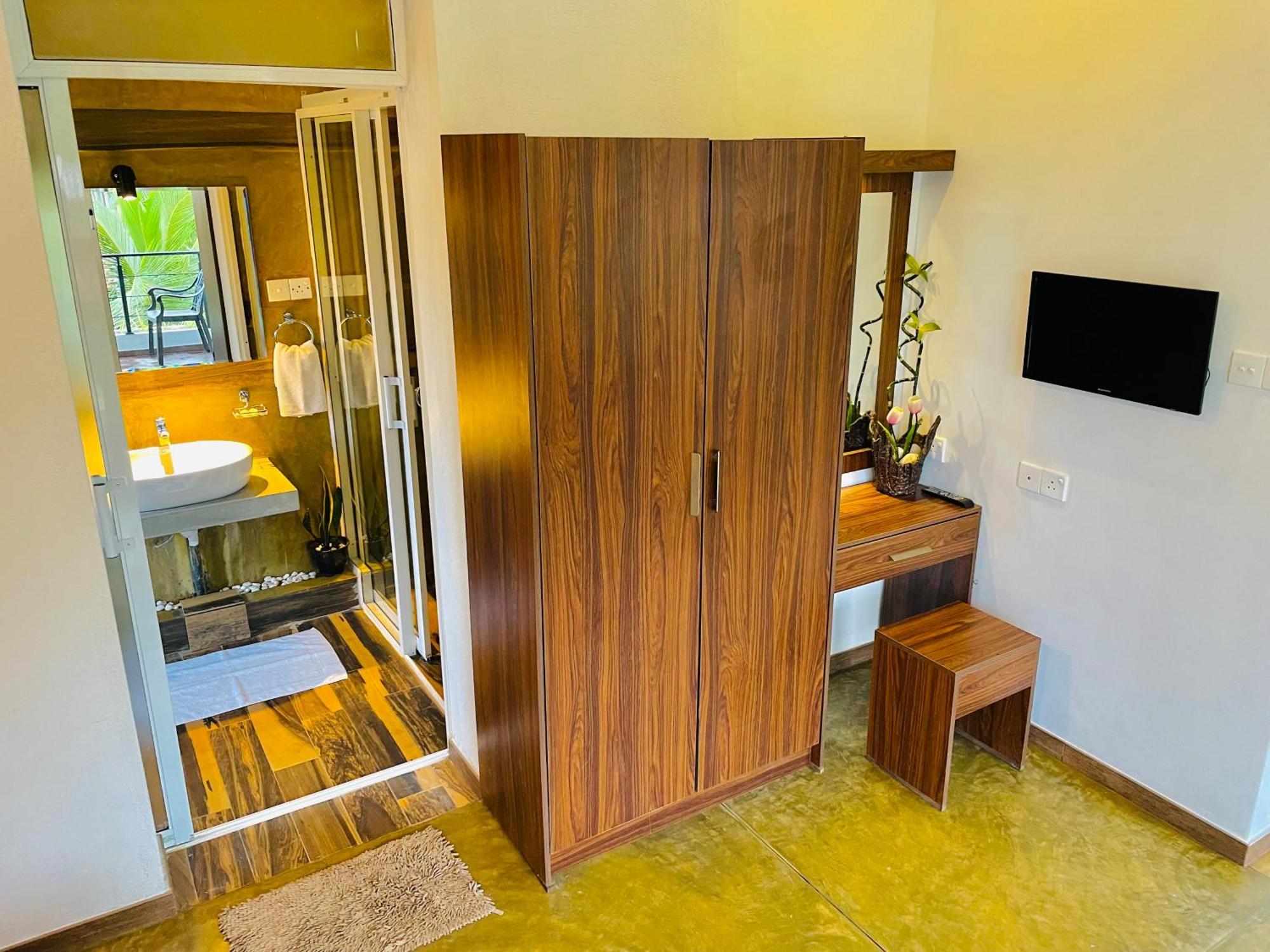 8พลัส โมเทล Hotel เนกอมโบ ภายนอก รูปภาพ