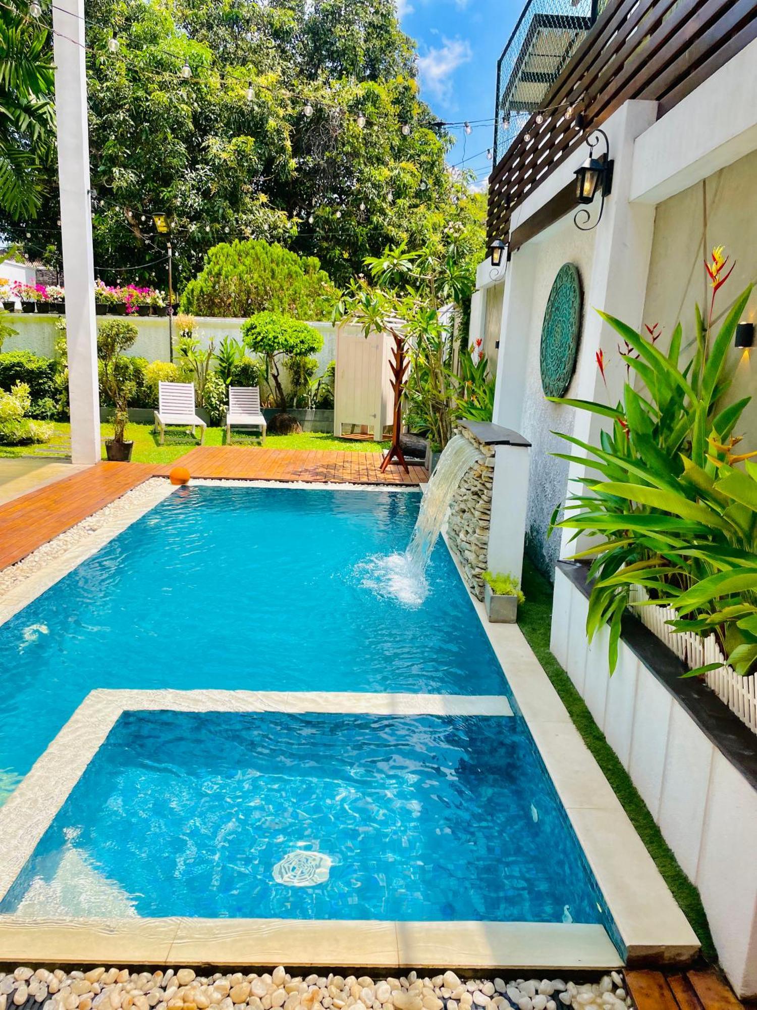 8พลัส โมเทล Hotel เนกอมโบ ภายนอก รูปภาพ